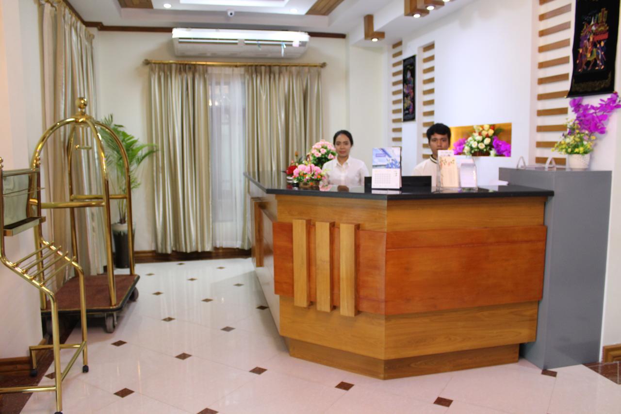 Ten Mile Hotel Yangon Esterno foto