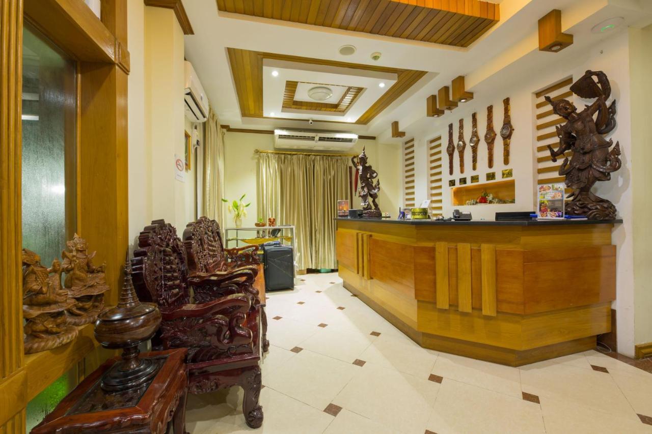 Ten Mile Hotel Yangon Esterno foto